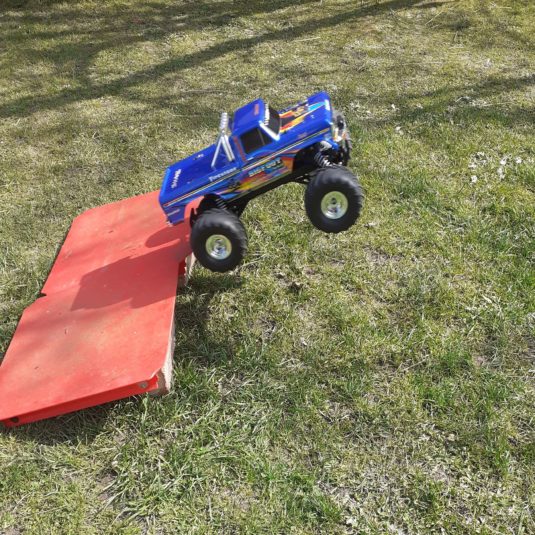 RC-Auto Stoßdämpfer © Christian Gaisböck / dadslife.at