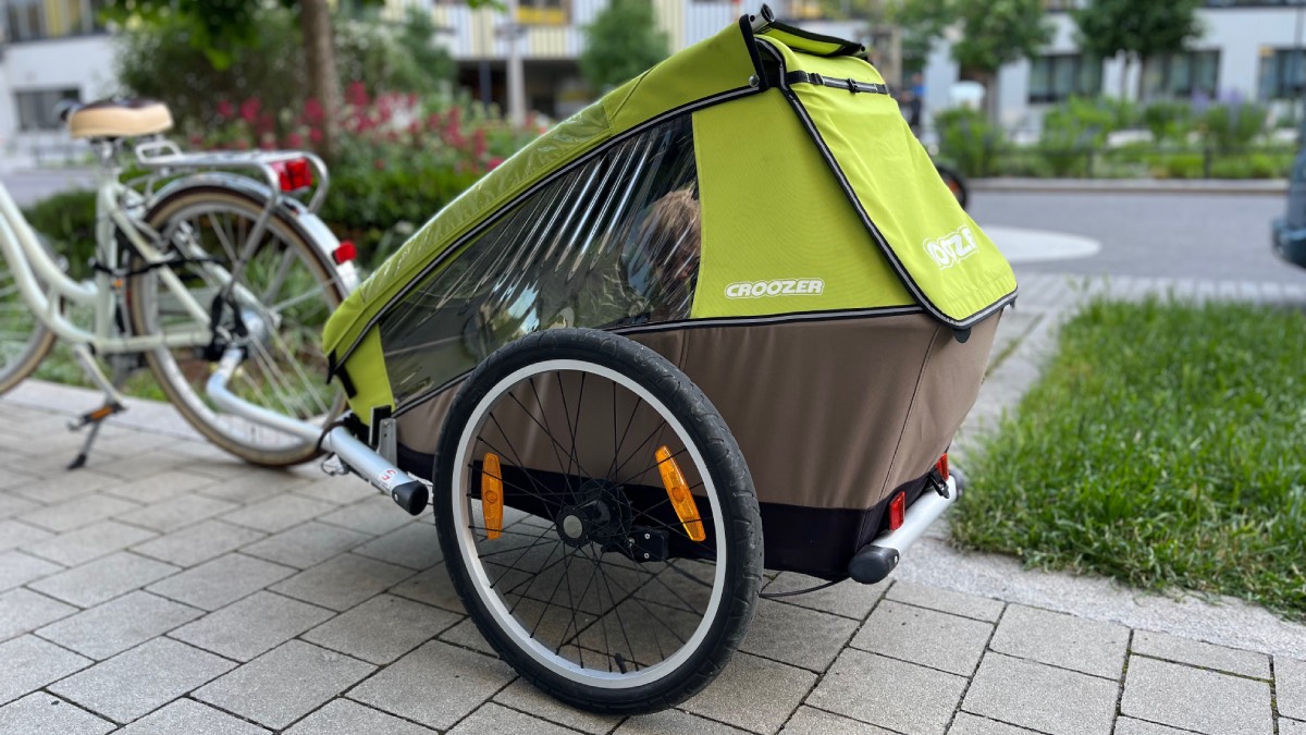 Die besten Kinder-Fahrradanhänger im Test - © Christian Eberle-Abasolo / dadslife.at