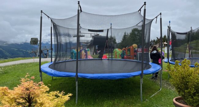 Die besten Garten-Trampoline für Kinder im Test - © Christian Eberle-Abasolo / dadslife.at