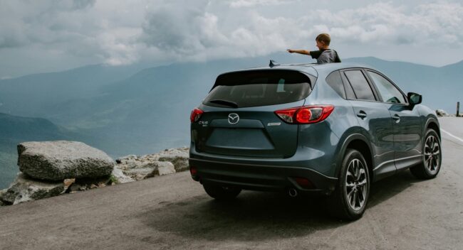 Tipps für die Autofahrt mit Kindern - © Kelly Sikkema/Unsplash