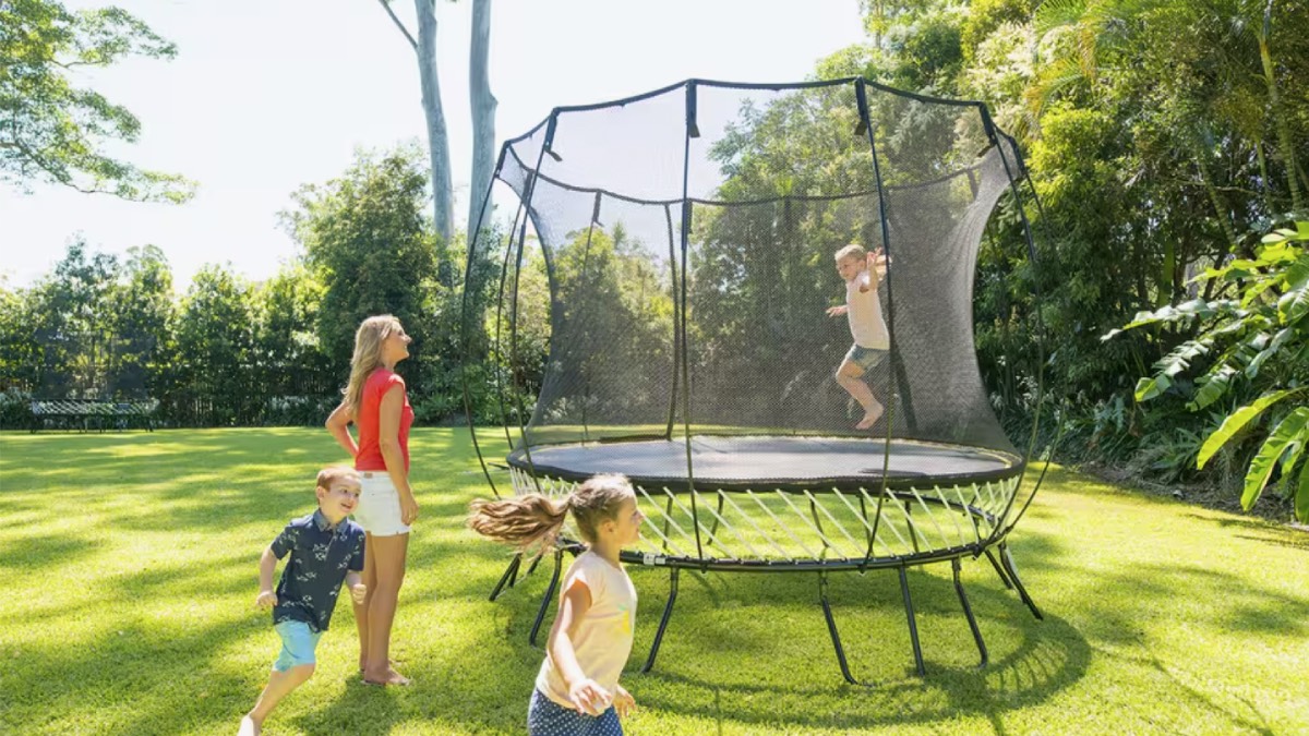 Platzsparende 305cm-Trampoline für Kinder